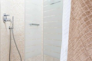 Hair dryer, towels - Opera House Suite with Balcony (Catania)