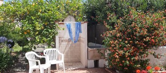 Charming independent villa with garden near the sea and near Rome