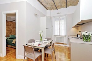 Dining - COLOSSEUM ELEGANT APARTMENT FOR 4 - NEAR METRO (Roma)