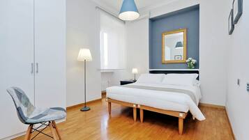 2 habitaciones, escritorio, tabla de planchar con plancha y wifi gratis