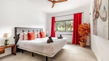 4 chambres, fer et planche à repasser, lit parapluie, Wi-Fi gratuit