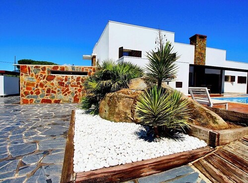 Design villa in the mountains of Madrid