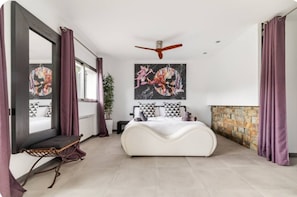 4 chambres, fer et planche à repasser, lit parapluie, Wi-Fi gratuit
