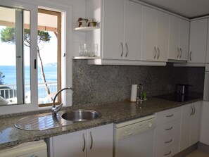 Refrigerador, microondas, horno y lavavajillas 