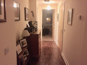 Interior - Bright, modern, 1 bdrm 2nd floor flat with balcony in quiet cul de sac in Leith (Edinburgh)