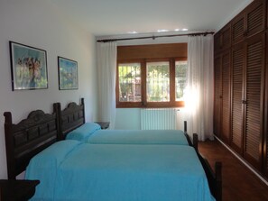 3 bedrooms, iron/ironing board, bed sheets - Palenque CostaBravaSi - Pool, BBQ, garden, Golf (Santa Cristina d'Aro)