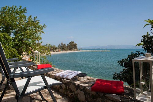 Seafront apartment in Kiveri, near Nafplion.