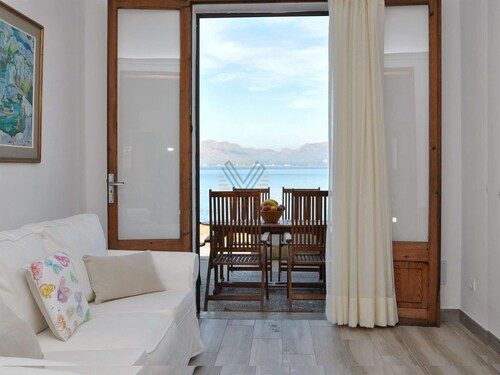 Sa Marina 7A, villa direct on the beach