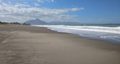 Kleine und komfortable Villa 50 Meter vom Meer entfernt