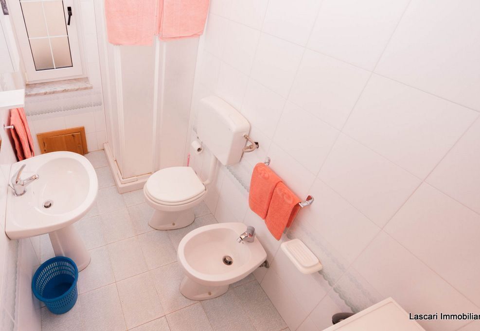 Douche, séchoir à cheveux, bidet