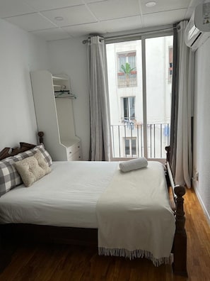 3 bedrooms, iron/ironing board