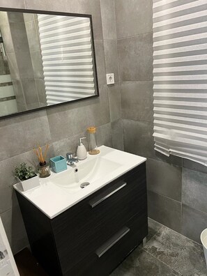 Ducha y secador de pelo