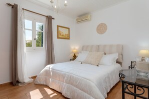 2 bedrooms, in-room safe, iron/ironing board, WiFi - Charming Cottage with two bedrooms, Private Pool and beautiful sea views! (zakynthos)