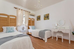 2 bedrooms, in-room safe, iron/ironing board, WiFi