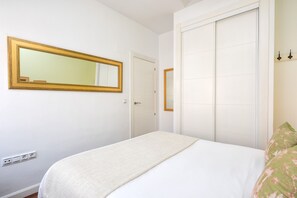 1 室のベッドルーム、アイロン / アイロン台、WiFi、ベッドシーツ