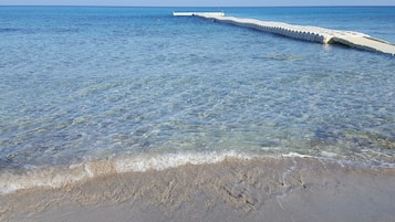 Am Strand, Liegestühle, Strandtücher