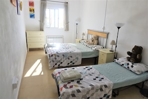 2 chambres, fer et planche Ă repasser, Wi-Fi, draps fournis