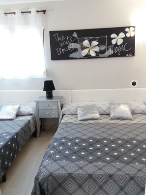 4 chambres, fer et planche à repasser, accès Internet, draps fournis