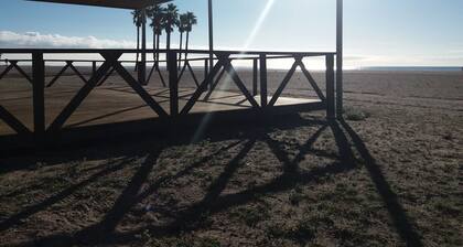 Appartement de plage moderne en premiÚre ligne avec air conditionné