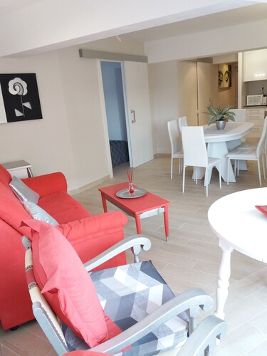 Modern first line beach apartment with air conditioning