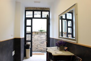 Interior - Bosque da Silva Apartment (Mondoñedo)