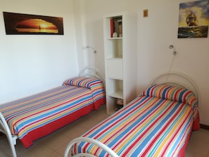 2 bedrooms, desk, iron/ironing board, WiFi