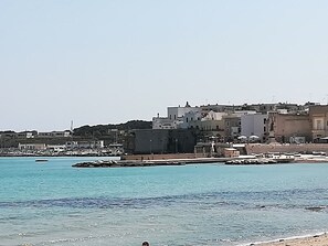 Beach - COMFORTABLE AND DELIGHTFUL THREE-ROOM APARTMENT ONE STEP FROM THE CASTLE OF OTRANTO (Otranto)