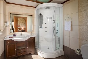 Combined shower/bathtub, jetted bath, eco-friendly toiletries - Family Villa Harmony Dreamhill w/ Pool, Children Area, shaded BBQ & Ping Pong (Chania)