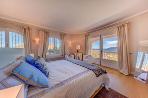 4 chambres, fer et planche à repasser, Wi-Fi gratuit, draps fournis