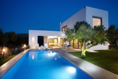 Gramvousa Villas - Villa Hara, A modern villa with private pool
