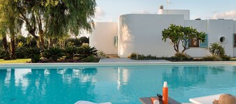 Villa with pool, 450 metres from sea, near Trapani, Sicily - 14 pax