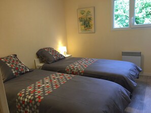 2 chambres, fer et planche Ă repasser, Wi-Fi gratuit, draps fournis