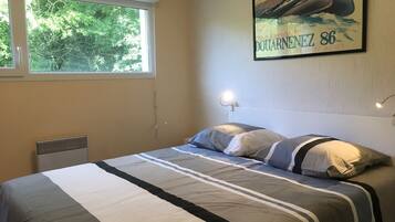 2 chambres, fer et planche Ă repasser, Wi-Fi gratuit, draps fournis