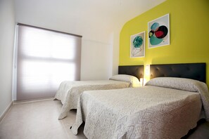 1 slaapkamer, een strijkplank/strijkijzer, gratis wifi, beddengoed