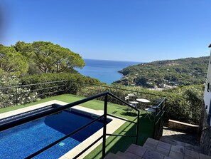 Property grounds - Ideal  for large families, quiet residential area , Sea views , Pool. (Sa Riera)