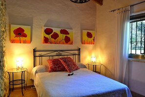 2 chambres, fer et planche à repasser, Wi-Fi gratuit, draps fournis
