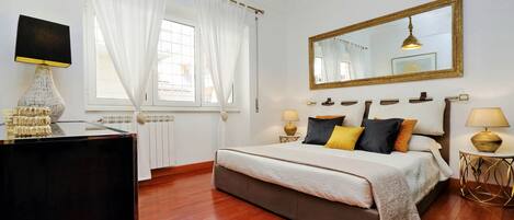 1 bedroom, iron/ironing board, travel cot, free WiFi