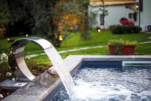 Property grounds - Charming tuscany villa few minutes to the center of Lucca&Pisa with private pool (Lucca)