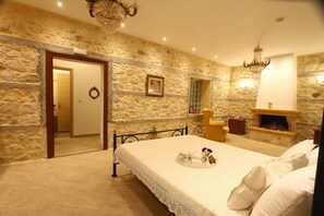 1 Schlafzimmer, Zimmersafe, Schreibtisch, schallisolierte Zimmer