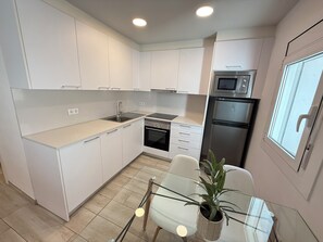 Réfrigérateur, micro-ondes, four, lave-vaisselle