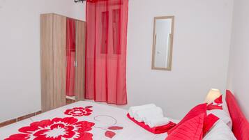 2 bedrooms, iron/ironing board, travel crib, free WiFi