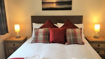 Cottage, 2 Bedrooms | 2 bedrooms, free WiFi, bed sheets