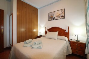 3 bedrooms, iron/ironing board, free WiFi, bed sheets - 1037 Villa Alabarce (Nerja)