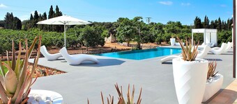 Son Calet 156 modern villa with private pool, garden, barbecue area and air-conditioning