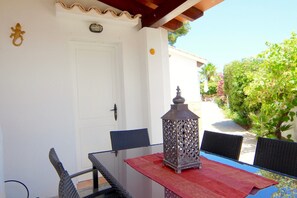 Outdoor dining - Beach Villa Carmen for five people with pool (Playa de Muro)