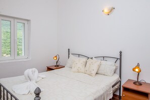 6 Schlafzimmer, Bügeleisen/Bügelbrett, Reisekinderbett, WLAN