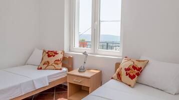 6 dormitorios, tabla de planchar con plancha, cuna de viaje y wifi