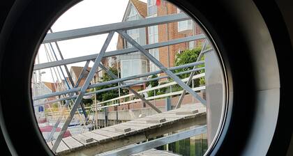 Urlaub auf der "Riverloft I". Die erste Ferienwohnung auf einem Hausboot