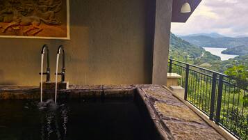 Suite Romantique | Baignoire relaxante profonde