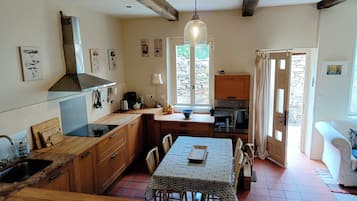 Réfrigérateur, four, plaque de cuisson, lave-vaisselle